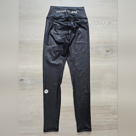 TheLadiesEdge TLE Black High-Waisted Athletic Leggings XS Crush It Girl NWOT - Picture 3 of 6